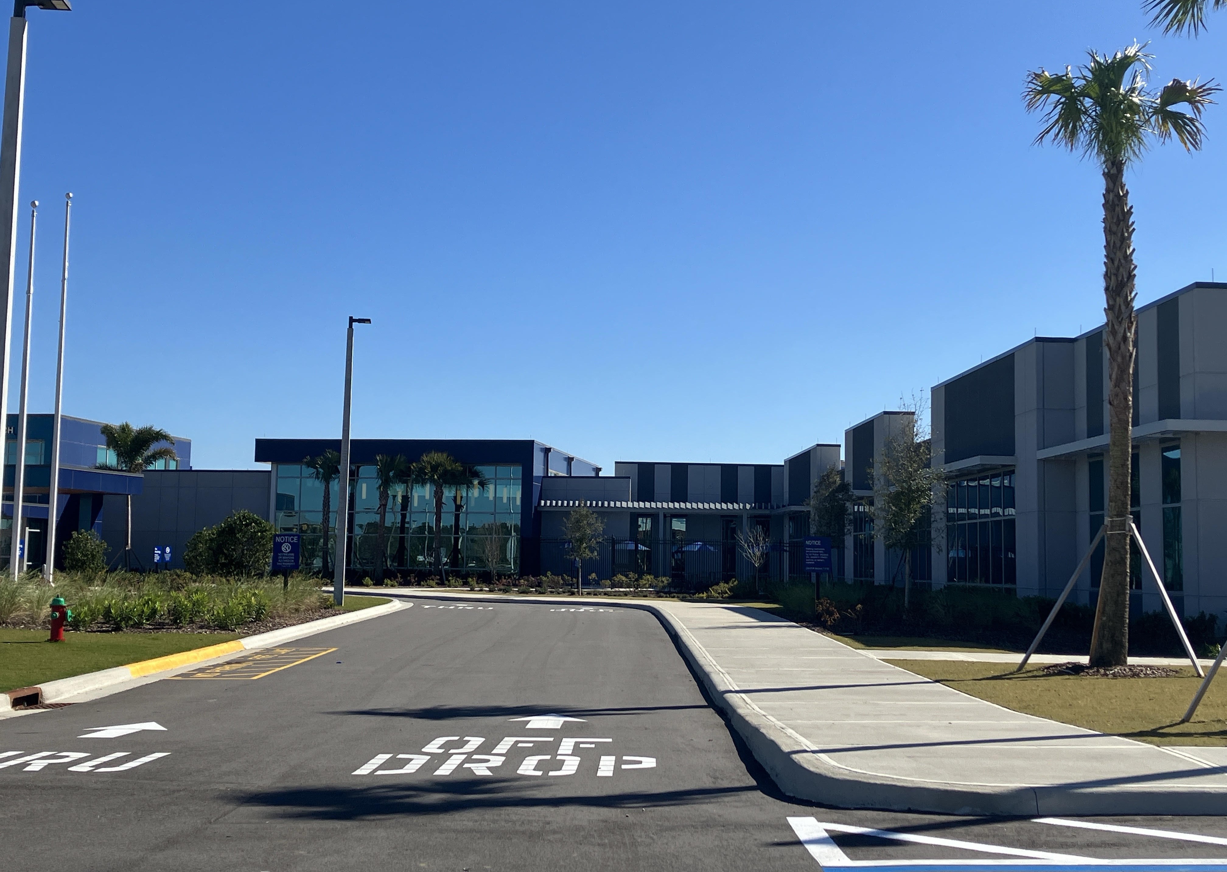 Daytona Beach VA Clinic Exterior
